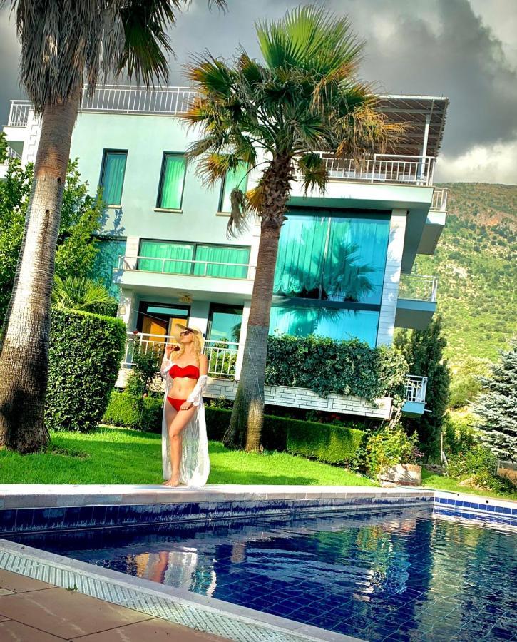 Family Beach Swimming Pool Villa Luanit Trajas Екстериор снимка