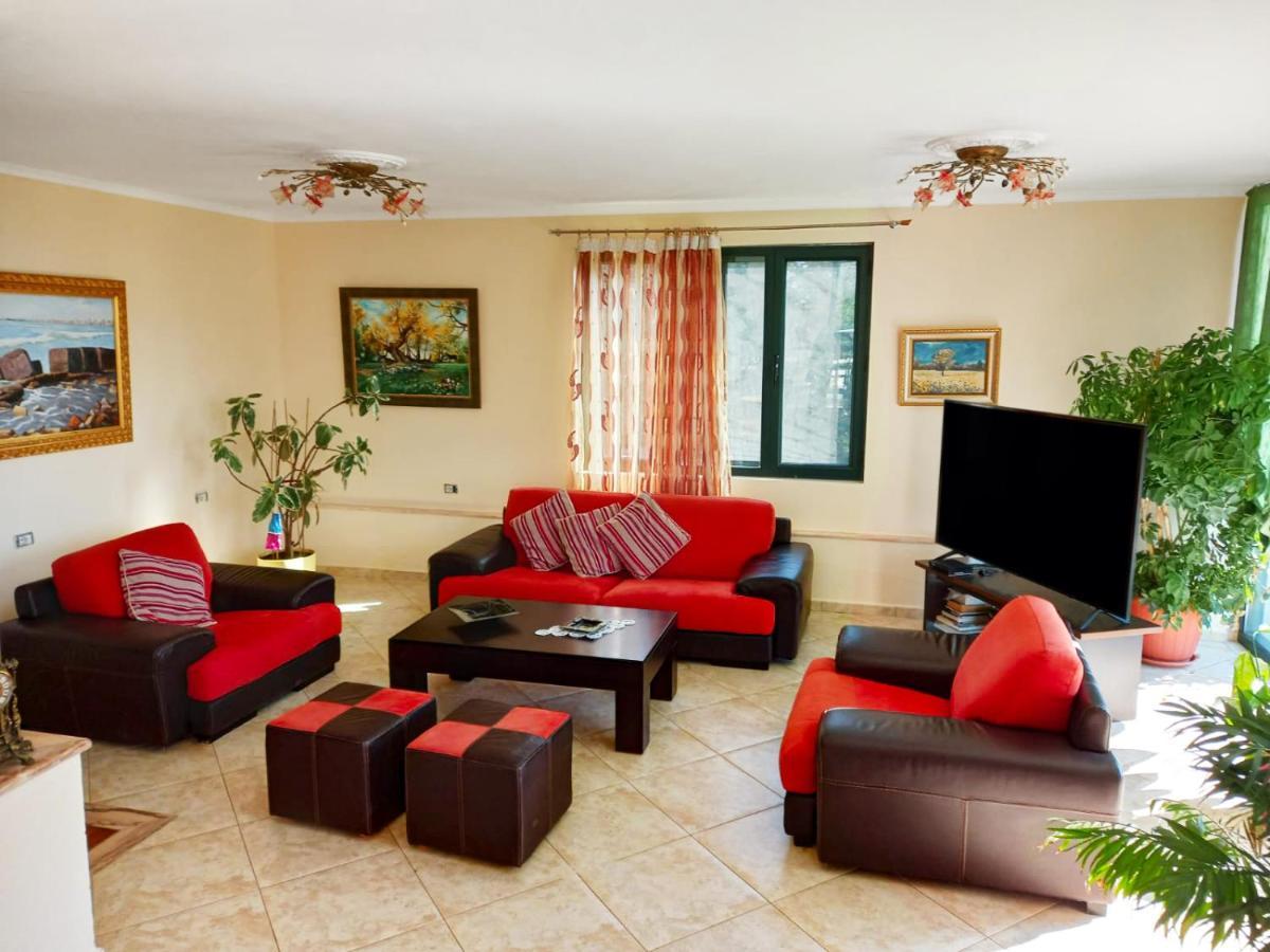 Family Beach Swimming Pool Villa Luanit Trajas Екстериор снимка
