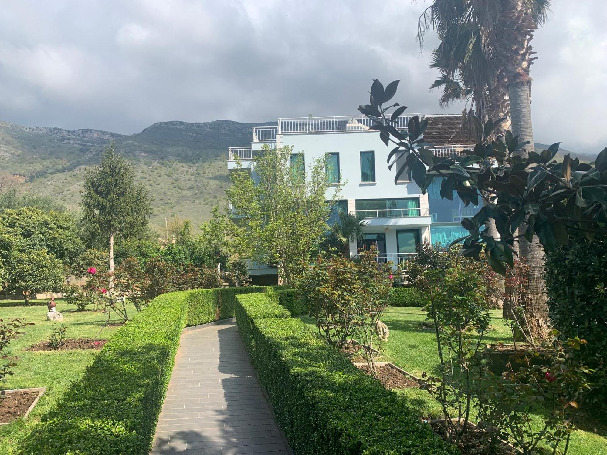 Family Beach Swimming Pool Villa Luanit Trajas Екстериор снимка